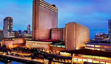 "大阪が誇れるホテルであり続けること"、を目標にし続けている私たち。