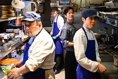 東京で展開するフレンチやイタリアンなど洋食業態の各店で料理長候補を募集