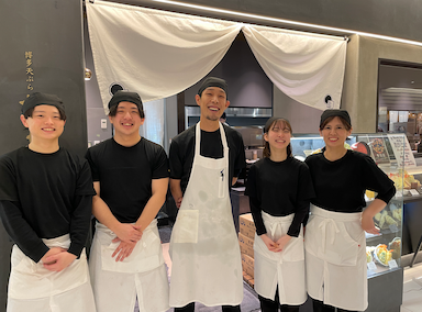 国内各地で複数店舗展開している天ぷら専門店で、調理スタッフとしてご活躍下さい！