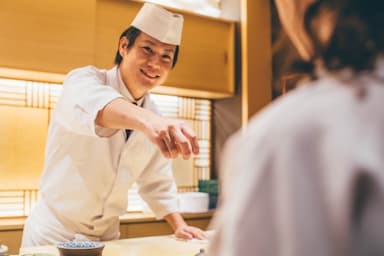 名古屋で愛され続けてきた大衆的な寿司店『寿司 浜寿し』で、新しい調理スタッフ（寿司職人）の募集です☆