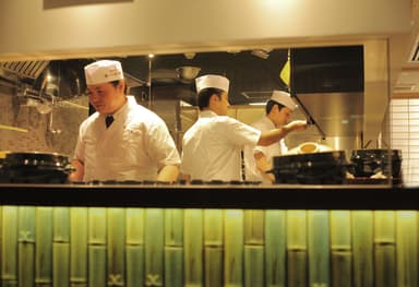 京都の老舗米屋から生まれた、銀座の米料亭。お米のおいしさを料理とおもてなしで届けています。