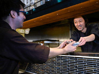 店長のままでも昇格・昇給！年収600万円以上も目指せる多彩なキャリアパスをご用意。