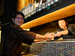 店長のままでも昇格・昇給！年収600万円以上も目指せる多彩なキャリアパスをご用意。