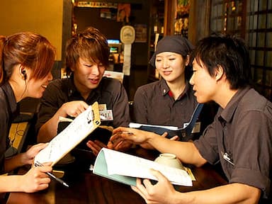 現在、国内外5050業態・320店舗を展開している成長企業で活躍しませんか！