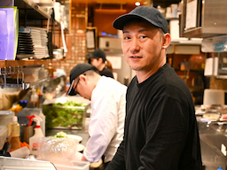 現在、国内外に50業態・320店舗を展開している成長企業で活躍しませんか！