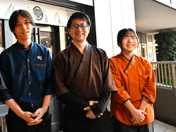 店長のままでも昇格・昇給！年収600万円以上も目指せる多彩なキャリアパスをご用意。