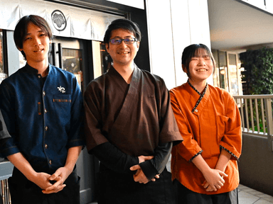 店長のままでも昇格・昇給！年収600万円以上も目指せる多彩なキャリアパスをご用意。