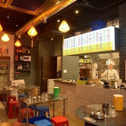 上場企業のグループ会社が運営する直営店のため、社会保険完備や退職金制度など福利厚生が非常に充実。