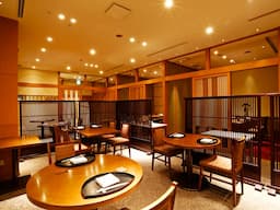 現在、国内外に50業態・320店舗を展開している成長企業で活躍しませんか！