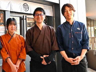店長のままでも昇格・昇給！年収600万円以上も目指せる多彩なキャリアパスをご用意。
