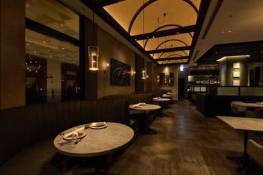 ハービスENT内の店舗で接客や空間づくりを学び、現場業務から着実にステップアップできます。