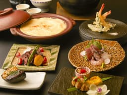 高水準の給与体系。東証プライム上場グループならではの安定した経営基盤で働けます。