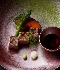 和食から洋食まで幅広いジャンルを担当し、これまでの調理経験を最大限に活かして活躍できます。