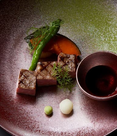 和食から洋食まで幅広いジャンルを担当し、これまでの調理経験を最大限に活かして活躍できます。
