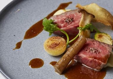 一皿に想いを込めて。人生の節目を彩るウエディング料理。