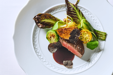 ウェディングという特別な舞台を支える料理の仕事。フレンチまたはイタリアンを基礎から学べます！