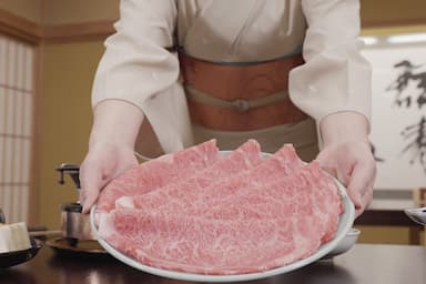 おもてなしの温かさが息づく人形町今半で、新しい仲間を募集します