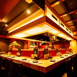 チーム評価制度を導入しており、個人の成果だけでなく「どれだけ人を育てたか」が昇給や昇進に直結します。