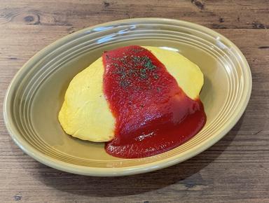 手作りで鍋を振り、たまごを巻く。技術が身につく“きちんとした調理”。