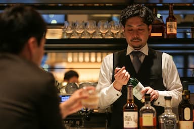 当社が都内で展開する当社のレストラン・バーでバーテンダー募集　※画像はすべて既存店