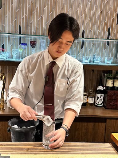 京都市内の店舗にて、ソムリエスタッフを募集しています！