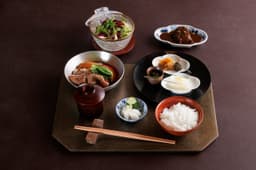 明治３３年創業のお肉の総合商社が母体のため、抜群の安定性を誇る環境で腰を据えて長く活躍できます。