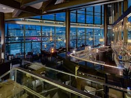 「Bar ＆Lounge MAJESTIC」。好奇心とパイオニアスピリットをもった方、大歓迎です。