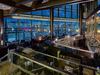 「Bar ＆Lounge MAJESTIC」。好奇心とパイオニアスピリットをもった方、大歓迎です。