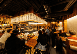 「食を通じ、人に笑顔と感動を与える会社」で店長を募集！月給35万〜42万円