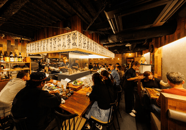 「食を通じ、人に笑顔と感動を与える会社」で店長を募集！月給35万〜42万円