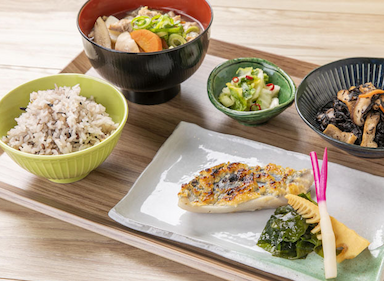 定食カフェがスタッフを募集！完全週休2日だから、オフの日も充実。