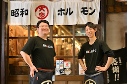 「食を通じ、人に笑顔と感動を与える会社」で店舗スタッフを募集！