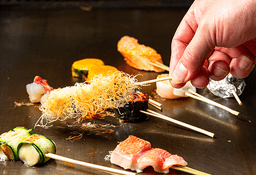 鉄板創作串 「てっぺん」が料理長を募集します！