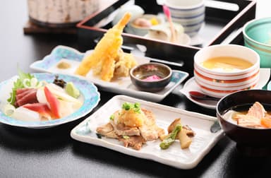 社宅費は月7,000円で引越費用補助も用意されており、遠方からの転職でも安心して新生活を始められます