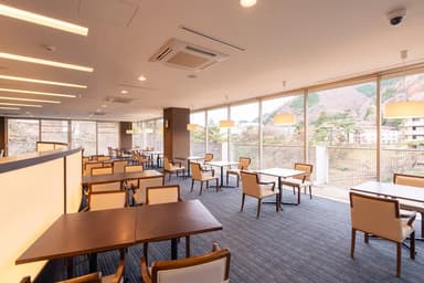 全国58以上のホテルや保養所を運営する安定企業で、腰を据えて長く働ける環境が整っています