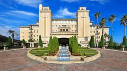 和洋中の全ジャンルが直営のため、部門を超えた技術指導やコラボレーションを通じて専門性を高められます。