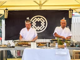 焼鳥を“技術を追求する世界”として深める。店長をめざし、一串に向き合える場所です。