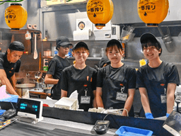 未経験でも月給33万円以上スタート！賞与年2回で初年度から高収入が可能。