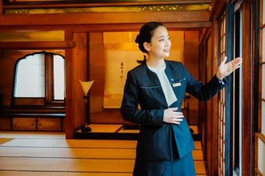 『長楽館』でフロントスタッフ募集！英語力とサービス経験を活かせます