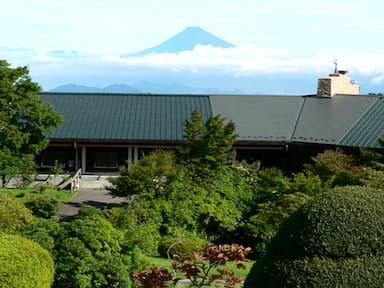 スタッフとのコミュニケーションを大切にしながら業務に取り組んでください