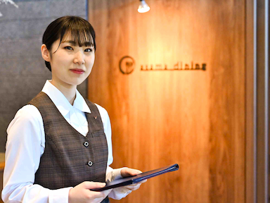 当社が運営する施設のレストランでホールスタッフ募集！