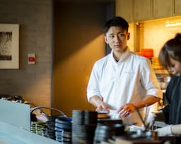 20代・30代のスタッフも多数活躍中！年齢や性別の壁がなく、協力し合えるチームです◎