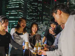 一滴グループは、料理やサービスを通じて、心に残る「食体験」をお届けする会社です。