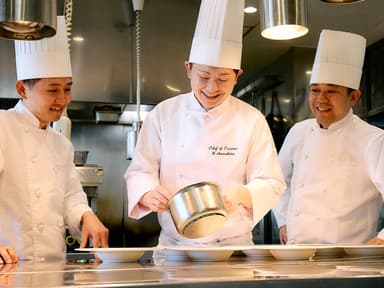 年間休日120日と3年毎の30日間リフレッシュ休暇により、心身ともにゆとりを持って長く働き続けられる