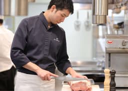 3年に1度の30日間休暇や年間休日120日の確保など、私生活を充実させながら長く働ける環境です。