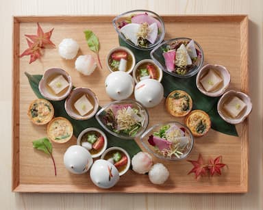 旬の食材を使った本格和食を、手づくりでリーズナブルに提供しています。