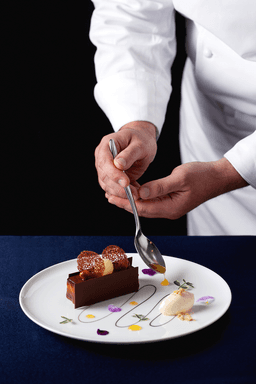 ペストリー部門 シェフドパルティ募集！商品開発から育成まで、次のキャリアを任されるポジションです