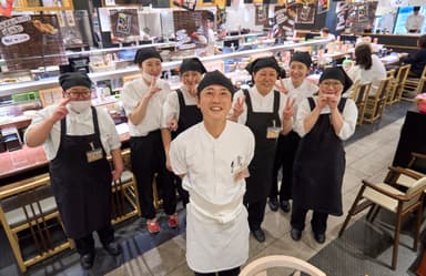 北海道発の寿司ブランドで、店舗運営とチームづくりを担う店長候補を募集！