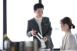 お客様の特別な一日を彩る存在に。職種問わず演出づくりに関われます。