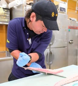 魚を扱う面白さを、さまざまな形で味わえる環境です。